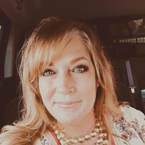 Meet your Posher, Deena